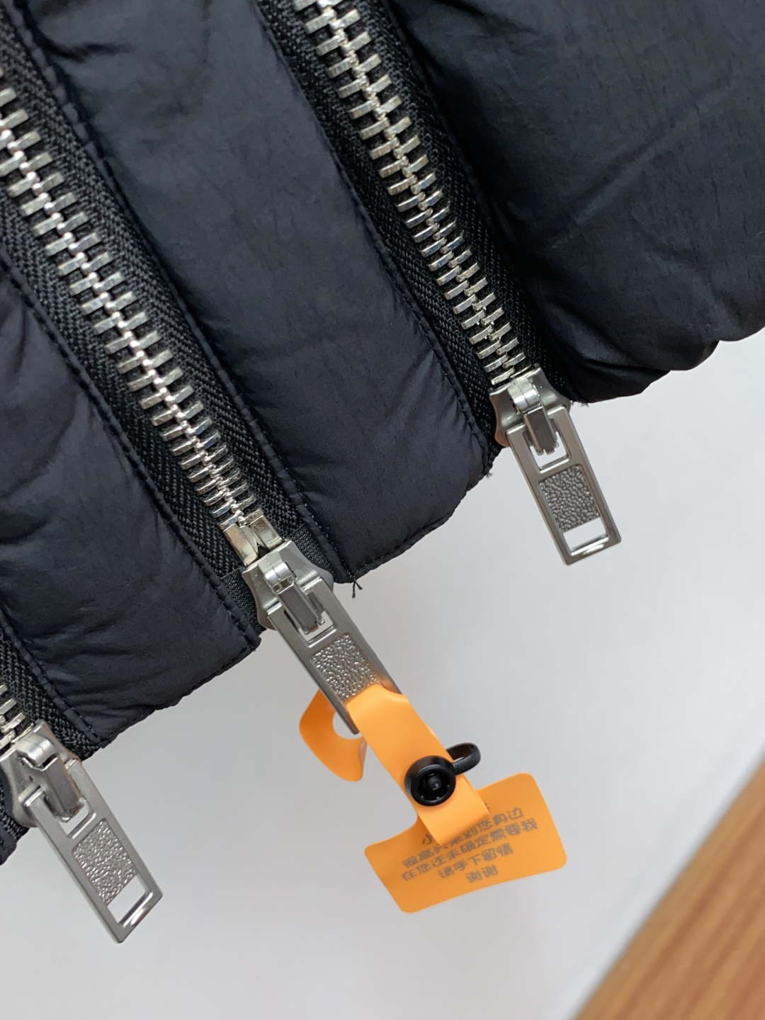 蒙口 秋冬新款拼接羽绒服 原版1:1订制五金配件全进口原版定制 欢迎专柜对比 绝对的高品质 采用顶级90