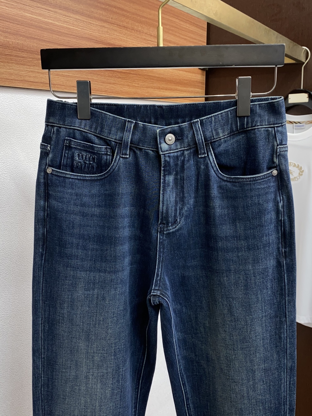 缪缪 2025SS秋冬 新品 原单男士羊毛牛仔裤纯血统品 每季必出的类型，松紧腰围上身极为舒适 无需质疑