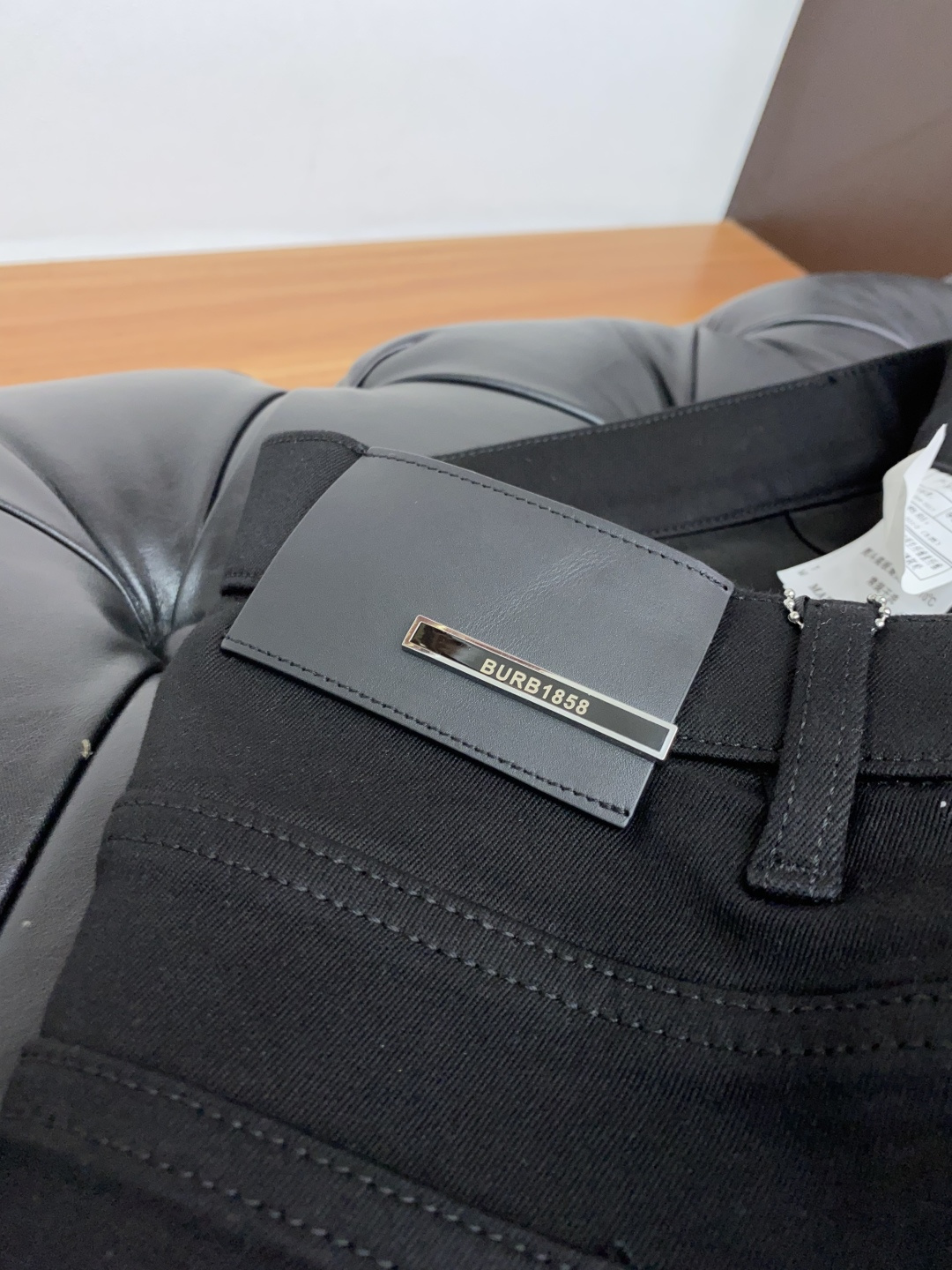 巴宝莉 2025SS秋冬 新品 原单男士羊毛牛仔裤纯血统品 每季必出的类型，松紧腰围上身极为舒适 无需质