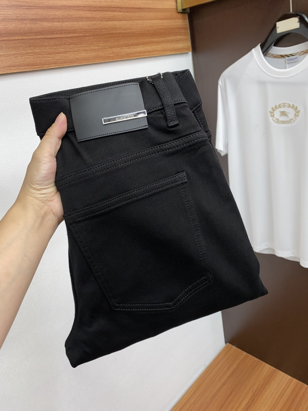 巴宝莉 2025SS秋冬 新品 原单男士羊毛牛仔裤纯血统品 每季必出的类型，松紧腰围上身极为舒适 无需质