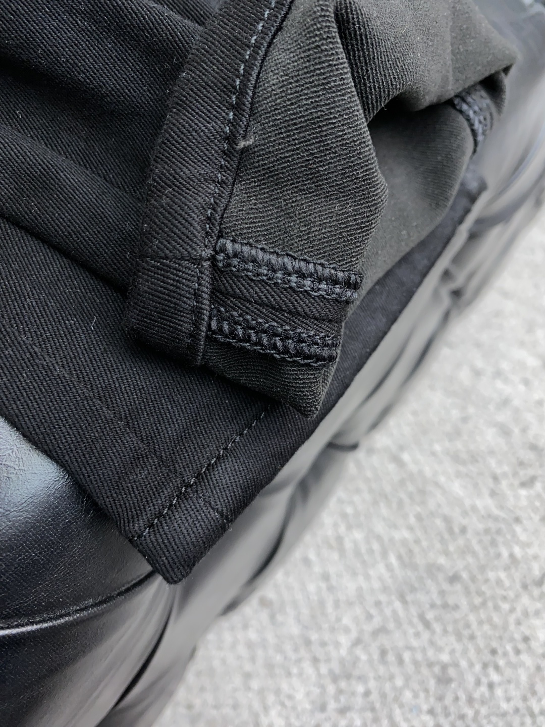 巴宝莉 2025SS秋冬 新品 原单男士羊毛牛仔裤纯血统品 每季必出的类型，松紧腰围上身极为舒适 无需质