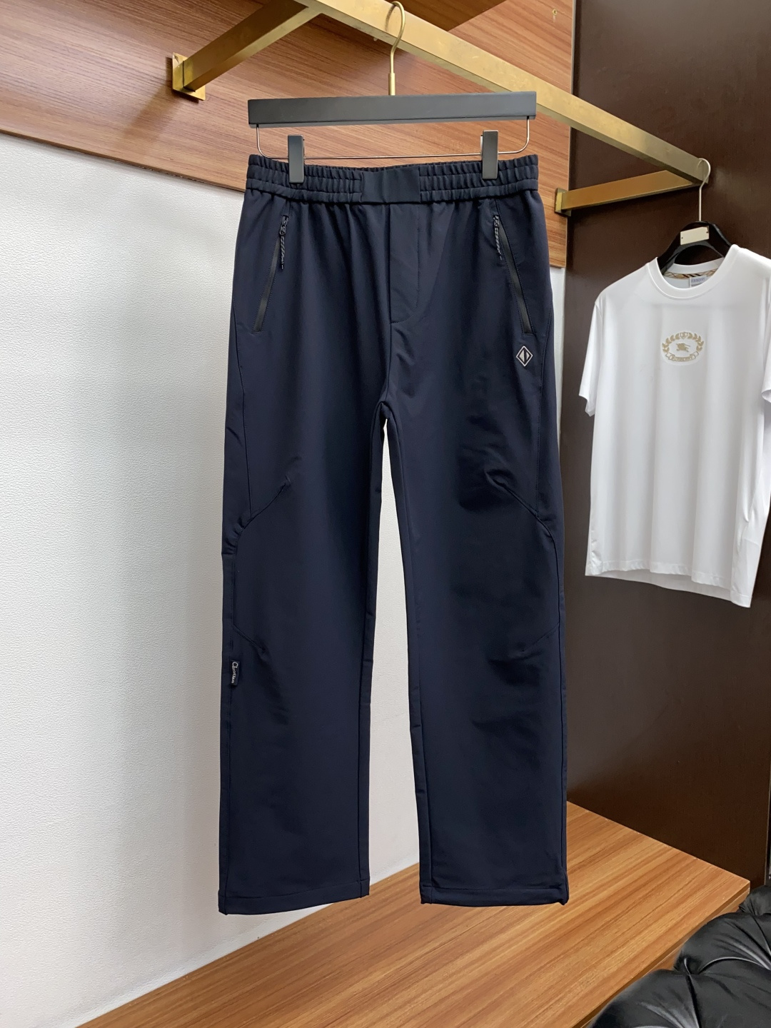 迪奥 2025SS早秋冬新品 加厚面料男士运动户外休闲裤 每季必出的类型，无需质疑的热卖王牌单品，亚黑符