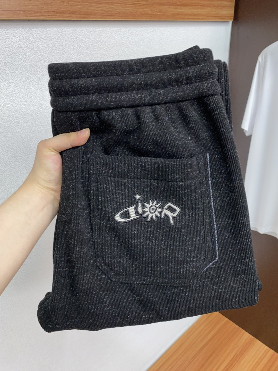 迪奥 2025SS早秋冬新品 加厚羊毛面料男士运动户外休闲裤 每季必出的类型，无需质疑的热卖王牌单品，亚