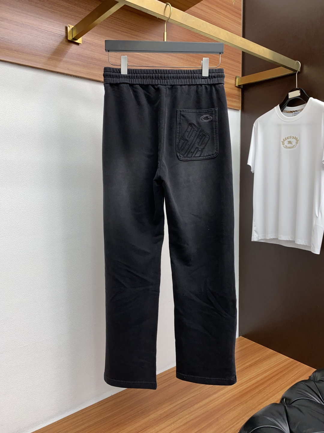 巴黎世家 2025SS早秋冬新品 加厚面料男士运动休闲裤 每季必出的类型，无需质疑的热卖王牌单品，水洗灰