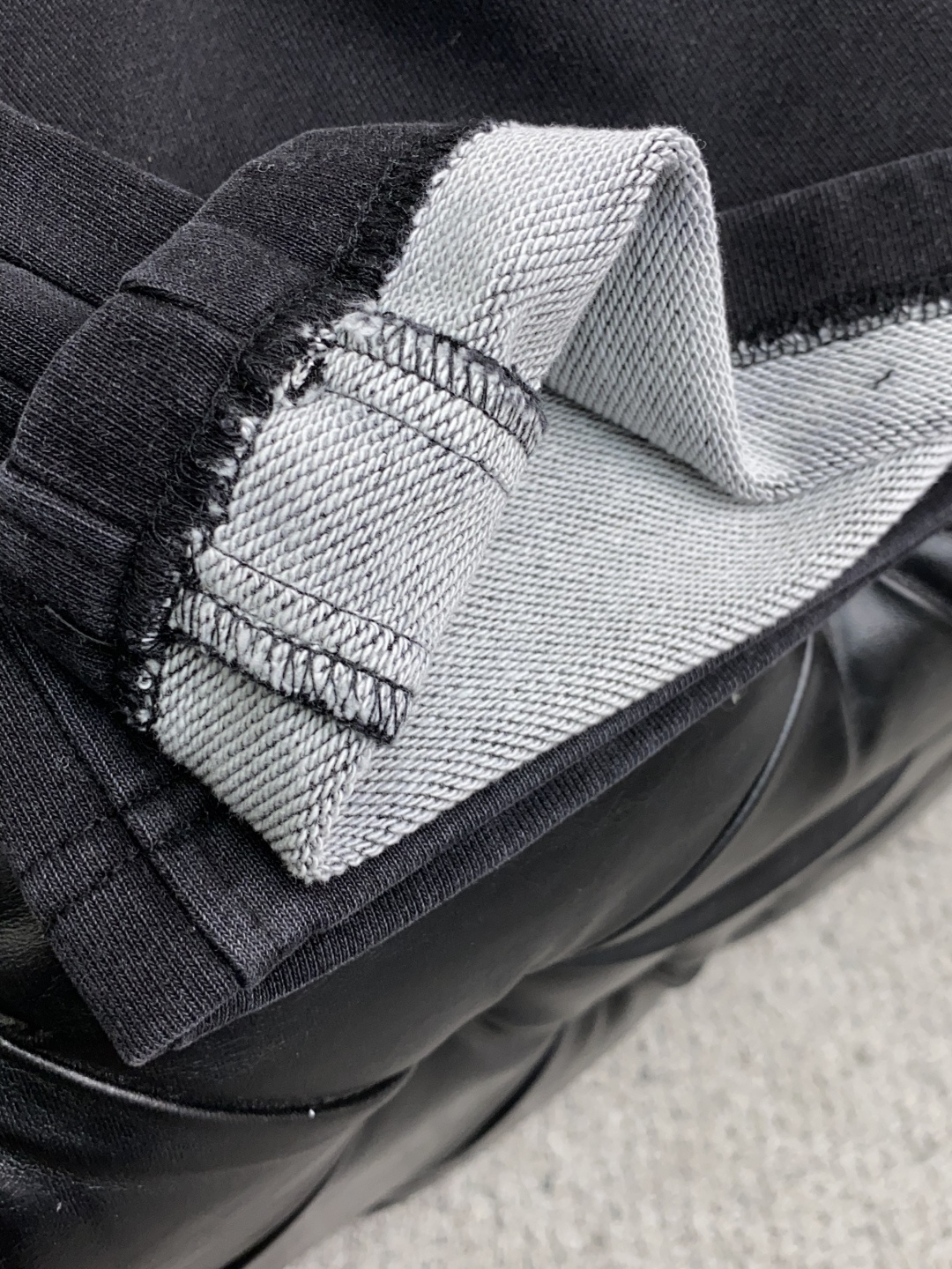 巴黎世家 2025SS早秋冬新品 加厚面料男士运动休闲裤 每季必出的类型，无需质疑的热卖王牌单品，水洗灰