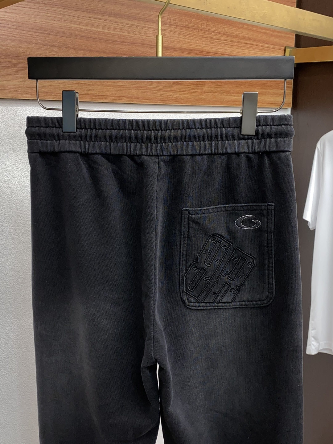 巴黎世家 2025SS早秋冬新品 加厚面料男士运动休闲裤 每季必出的类型，无需质疑的热卖王牌单品，水洗灰