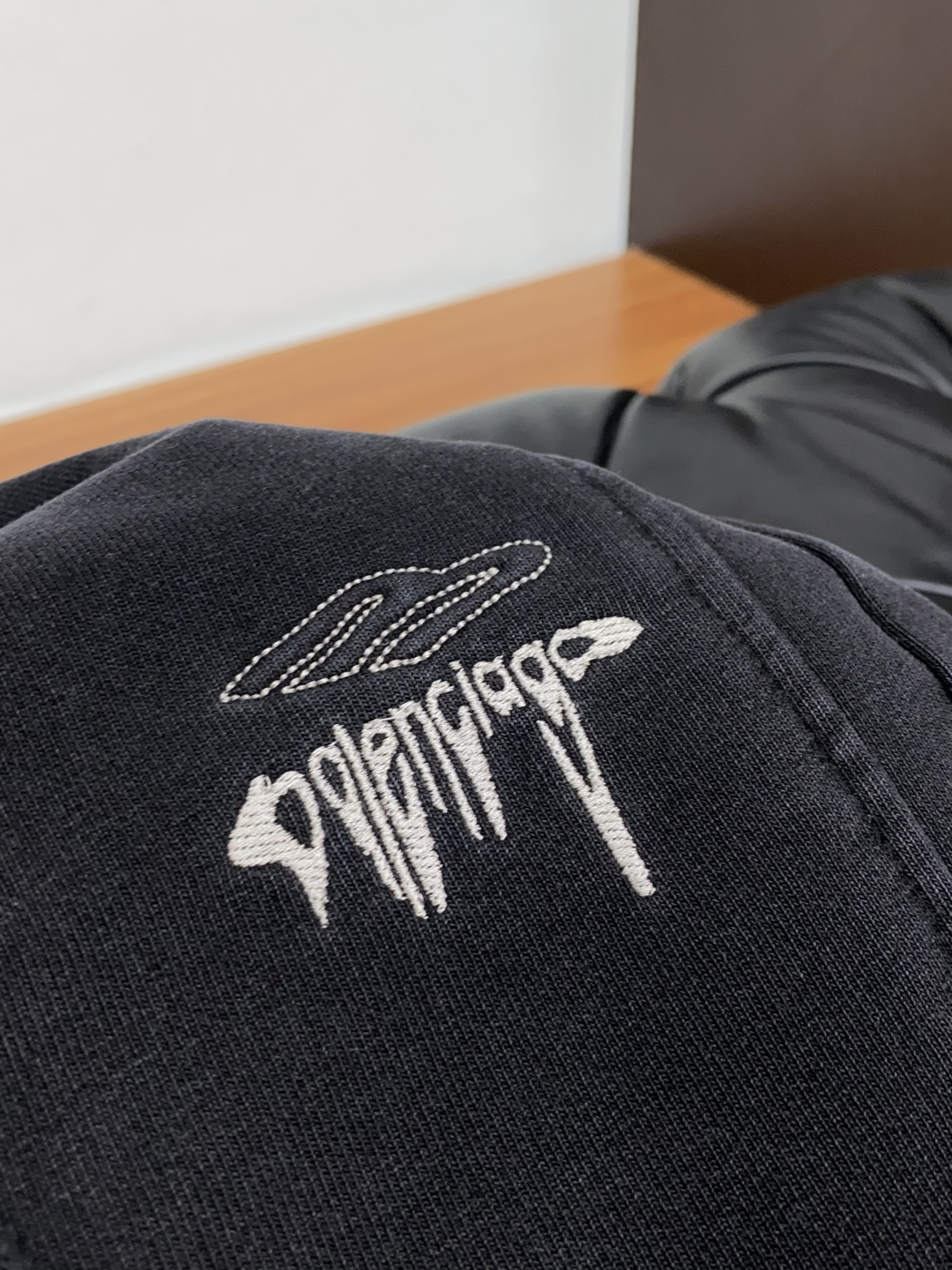 巴黎世家 2025SS早秋冬新品 加厚面料男士运动休闲裤 每季必出的类型，无需质疑的热卖王牌单品，水洗灰