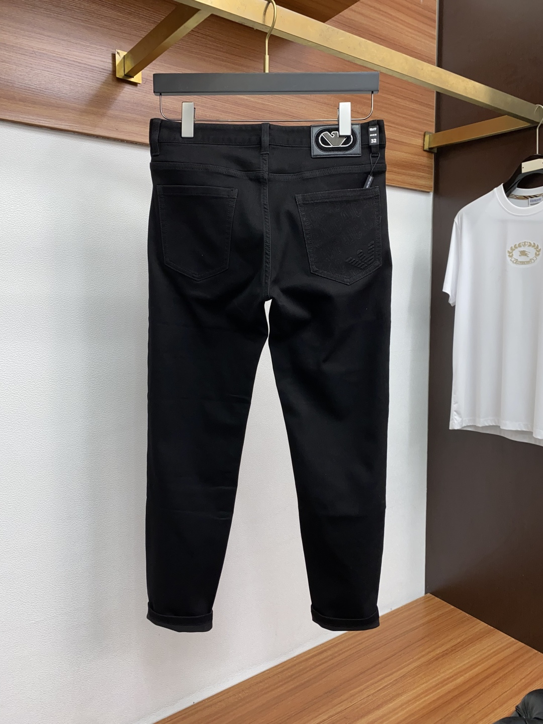 阿玛尼 25ss秋冬 新款 男士小直筒原单 牛仔裤 秋冬新款超柔软，弹力面料，复杂的手工艺叠加，任何一个