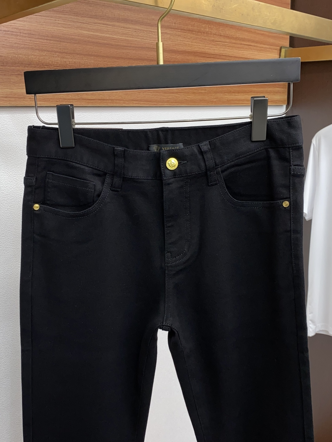 25ss秋冬 新款 男士小直筒原单 牛仔裤 秋冬新款超柔软，弹力面料，复杂的手工艺叠加，任何一个洗水环节