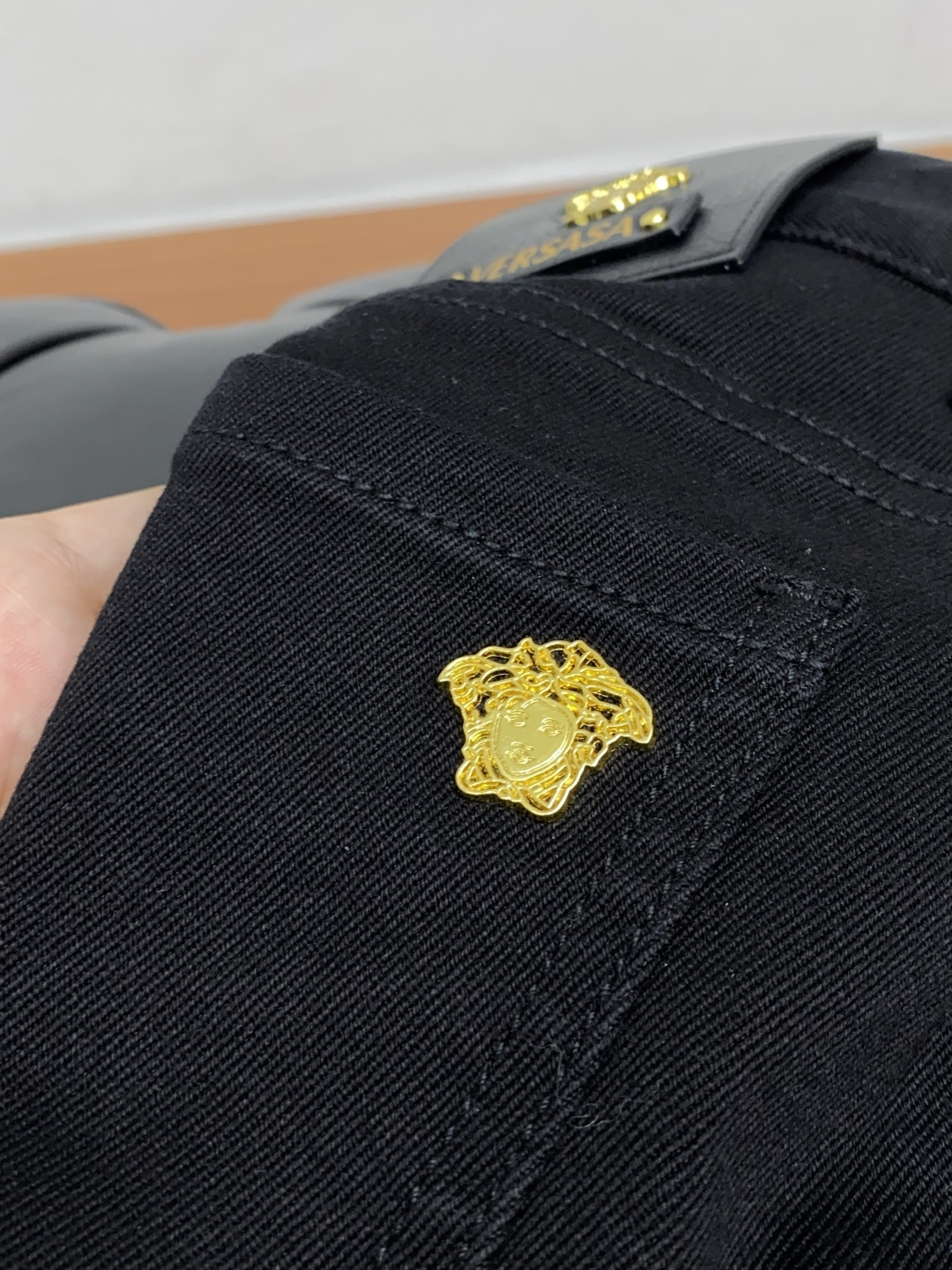 范思哲 25ss秋冬 新款 男士小直筒原单 牛仔裤 秋冬新款超柔软，弹力面料，复杂的手工艺叠加，任何一个