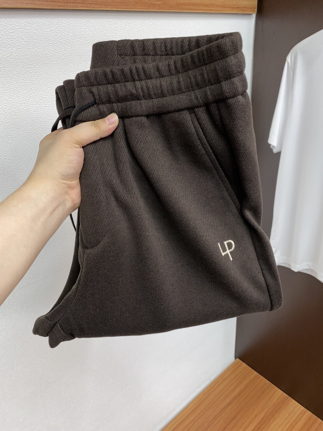 lP🆕 SS早秋冬新品 加厚面料男士商务运动休闲裤 每季必出的类型，无需质疑的热卖王牌单品，亚黑符合四季