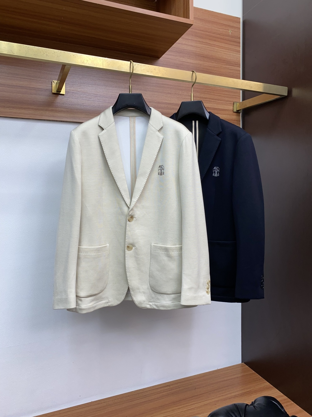 Brunello Cucinelli Men's Navy Wool Blazer - Modern Fit & Luxurious Style 10 cmp i1758026417168 2007 0 8