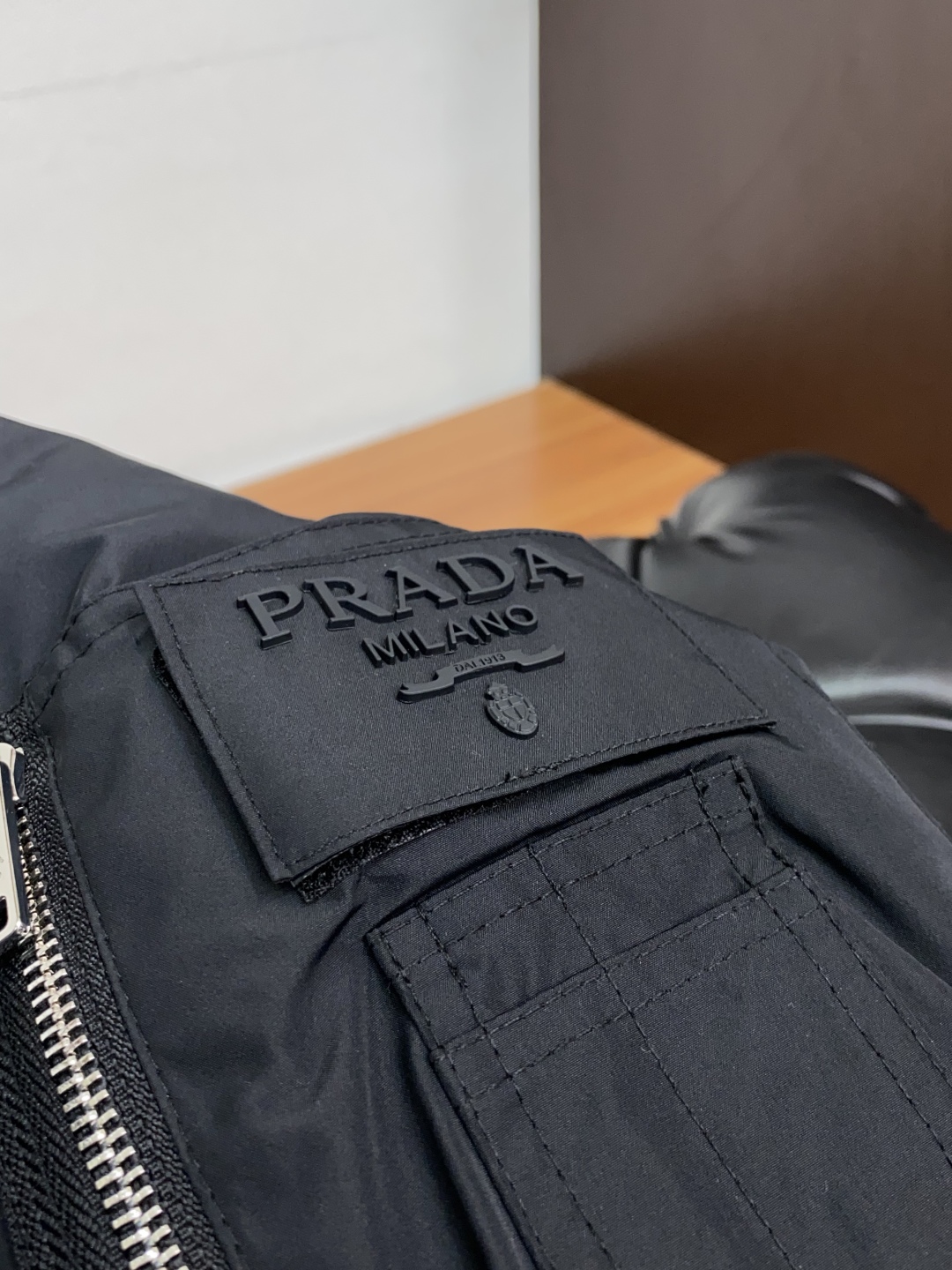 普拉达 秋冬新款拼接羽绒服 原版1:1订制五金配件全进口原版定制 欢迎专柜对比 绝对的高品质 采用顶级9