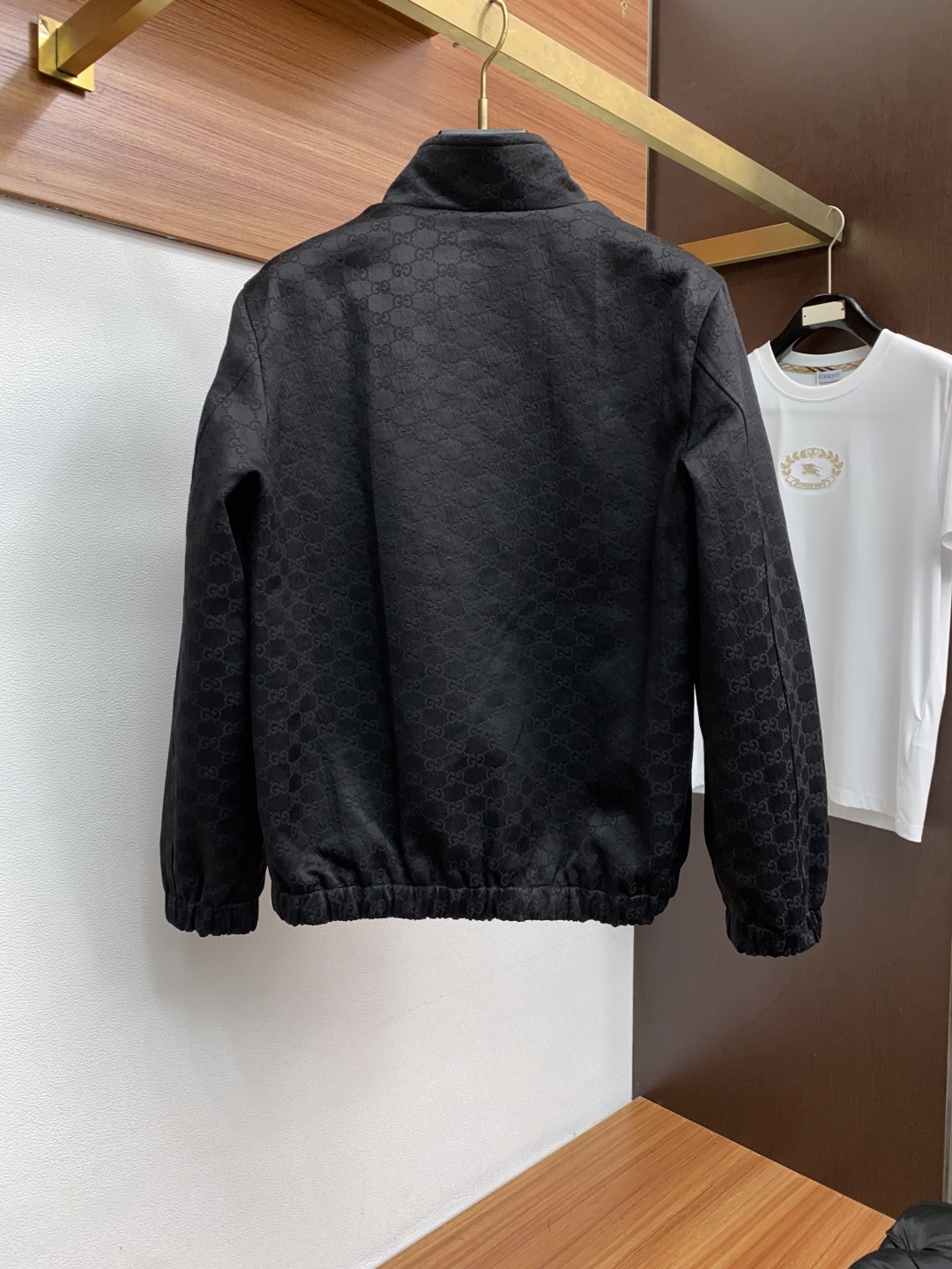 Gucci Men's Black Jacquard Logo Print Lightweight Zip Up Jacket 11 cmp i1758026866043 8945 0 9