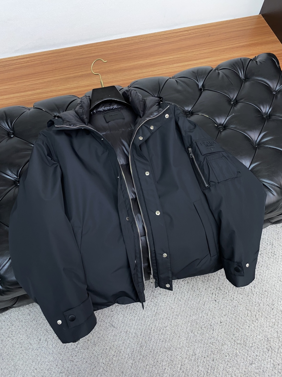 普拉达 秋冬新款拼接羽绒服 原版1:1订制五金配件全进口原版定制 欢迎专柜对比 绝对的高品质 采用顶级9