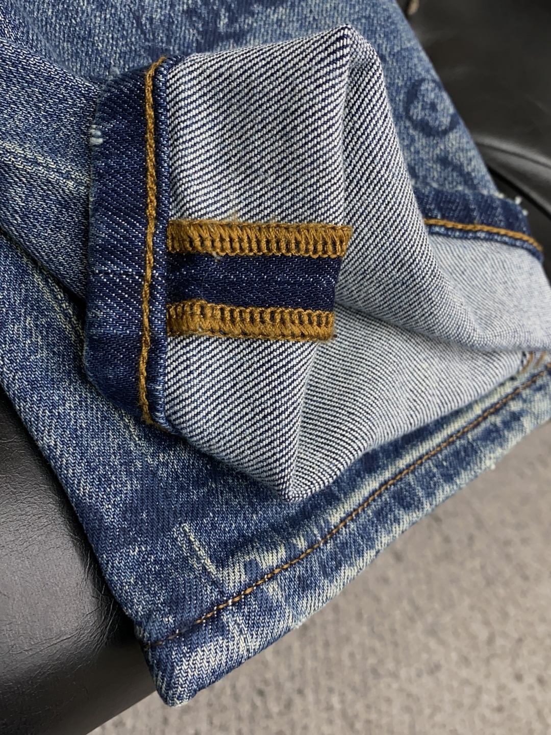 1v 路易威登 25ss秋冬 新款 男士小直筒原单 牛仔裤 秋冬新款超柔软，弹力面料，复杂的手工艺叠加，