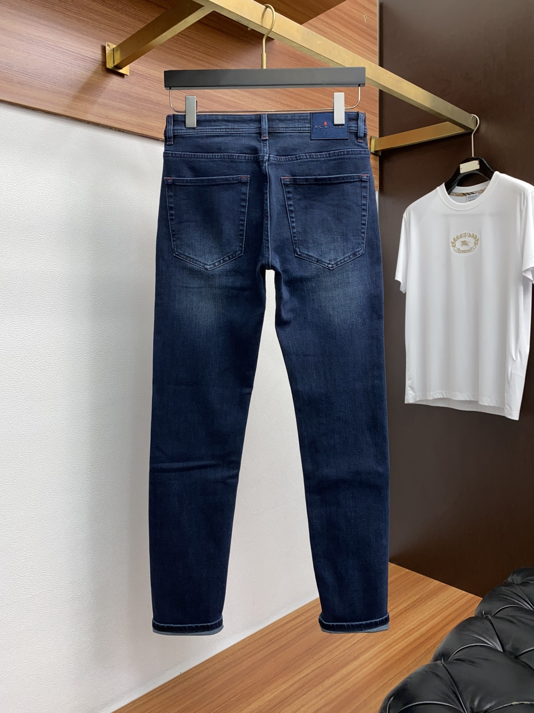 kiton 25ss秋冬 新款 男士小直筒原单 牛仔裤 秋冬新款超柔软，弹力面料，复杂的手工艺叠加，任何