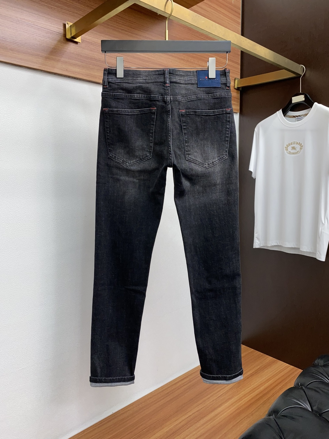 kiton 25ss秋冬 新款 男士小直筒原单 牛仔裤 秋冬新款超柔软，弹力面料，复杂的手工艺叠加，任何