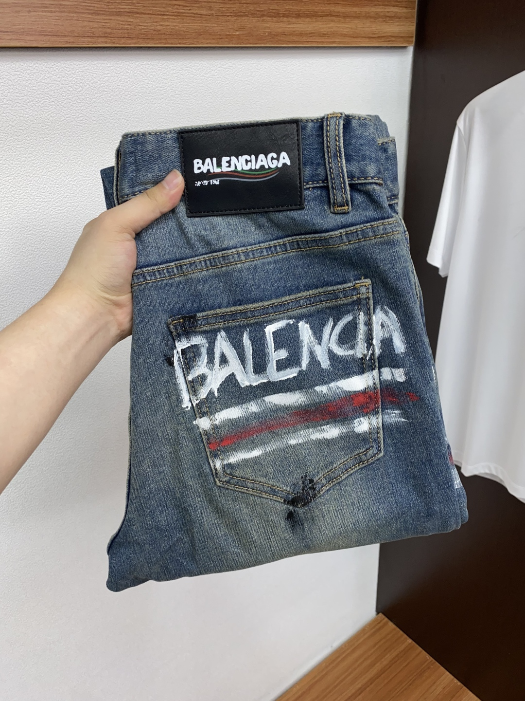 巴黎世家 25新款 市场独家订制进口丹宁牛仔面料 稀缺面料 超级舒服 工艺复杂四季款牛仔裤 针织牛从做旧