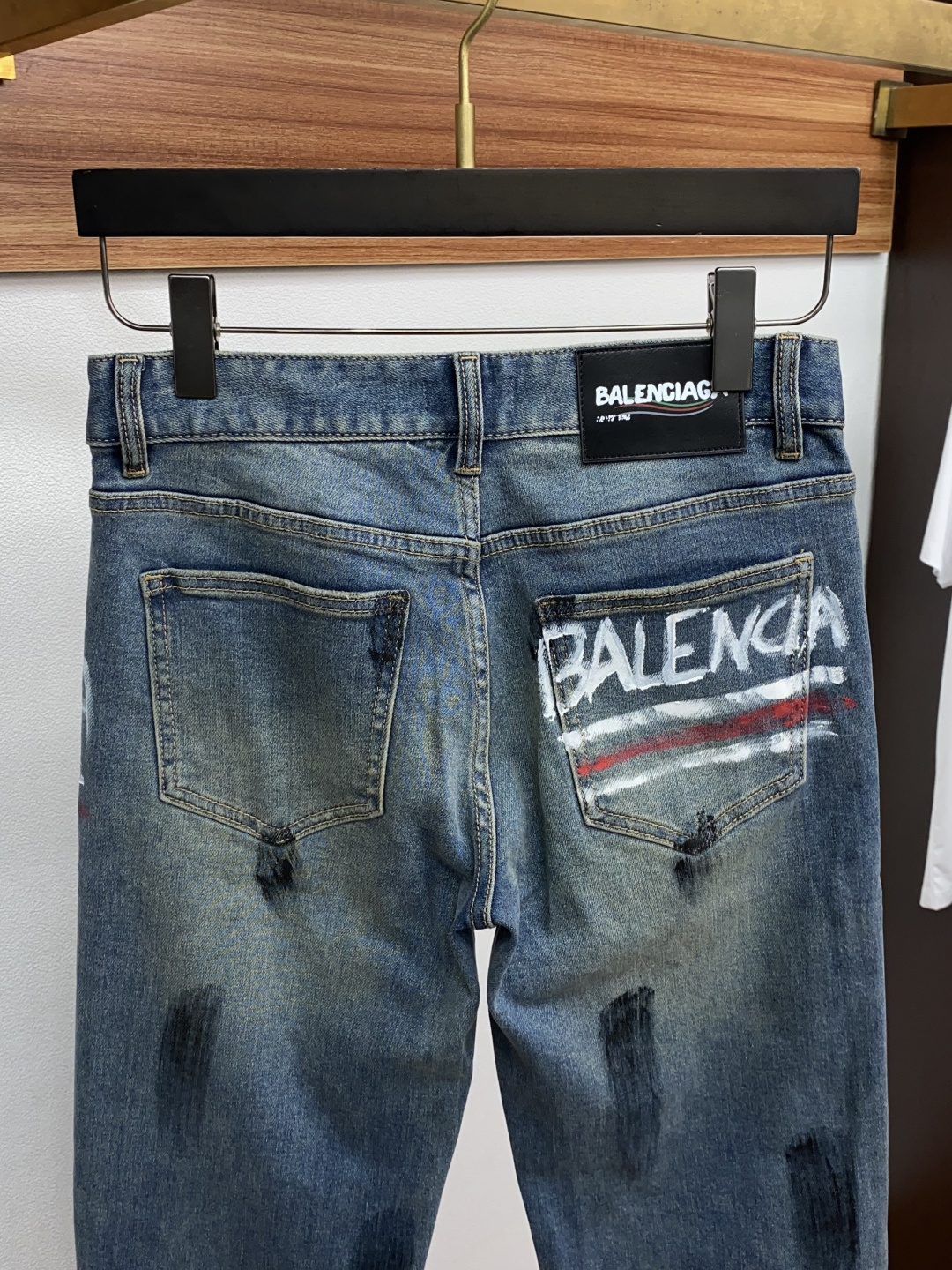 巴黎世家 25新款 市场独家订制进口丹宁牛仔面料 稀缺面料 超级舒服 工艺复杂四季款牛仔裤 针织牛从做旧