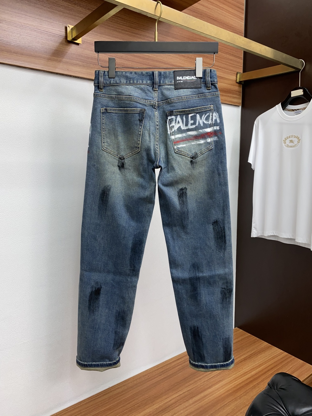 巴黎世家 25新款 市场独家订制进口丹宁牛仔面料 稀缺面料 超级舒服 工艺复杂四季款牛仔裤 针织牛从做旧