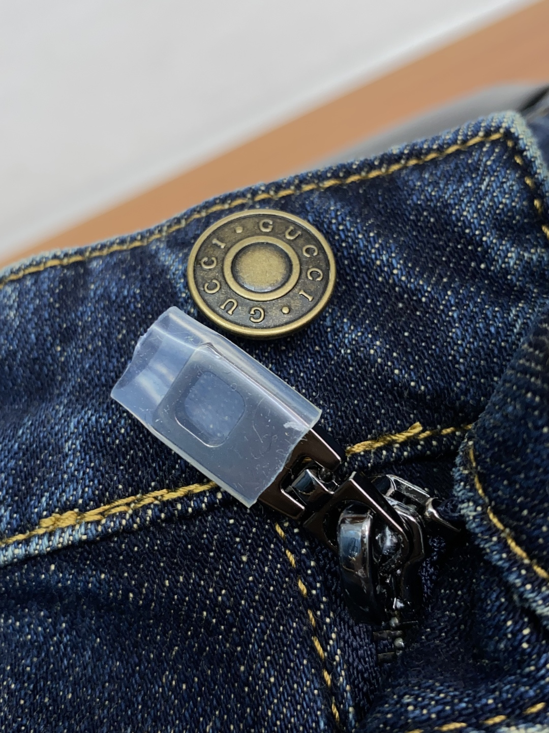 古奇 25新款 市场独家订制进口丹宁牛仔面料 稀缺面料 超级舒服 工艺复杂四季款牛仔裤 针织牛从做旧 独