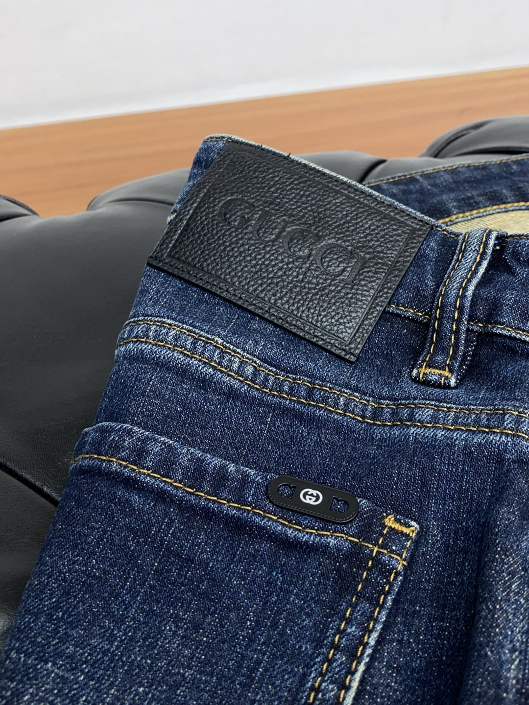 古奇 25新款 市场独家订制进口丹宁牛仔面料 稀缺面料 超级舒服 工艺复杂四季款牛仔裤 针织牛从做旧 独