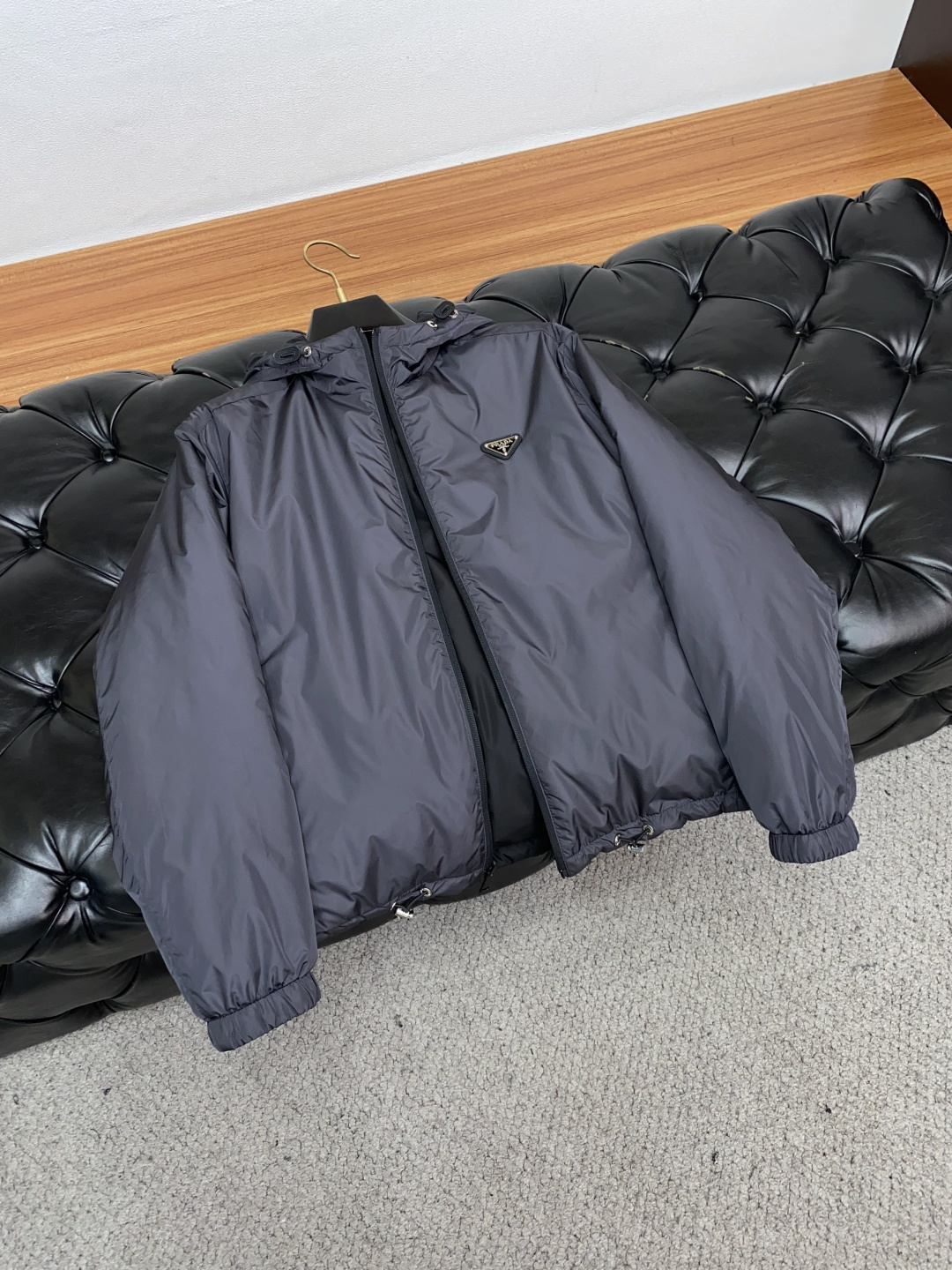 普拉达 25ss最新品 经典夹克外套，设计帅气有型！百搭必备单品，时尚潮牌， 轻松营造酷帅氛围感 ，高级