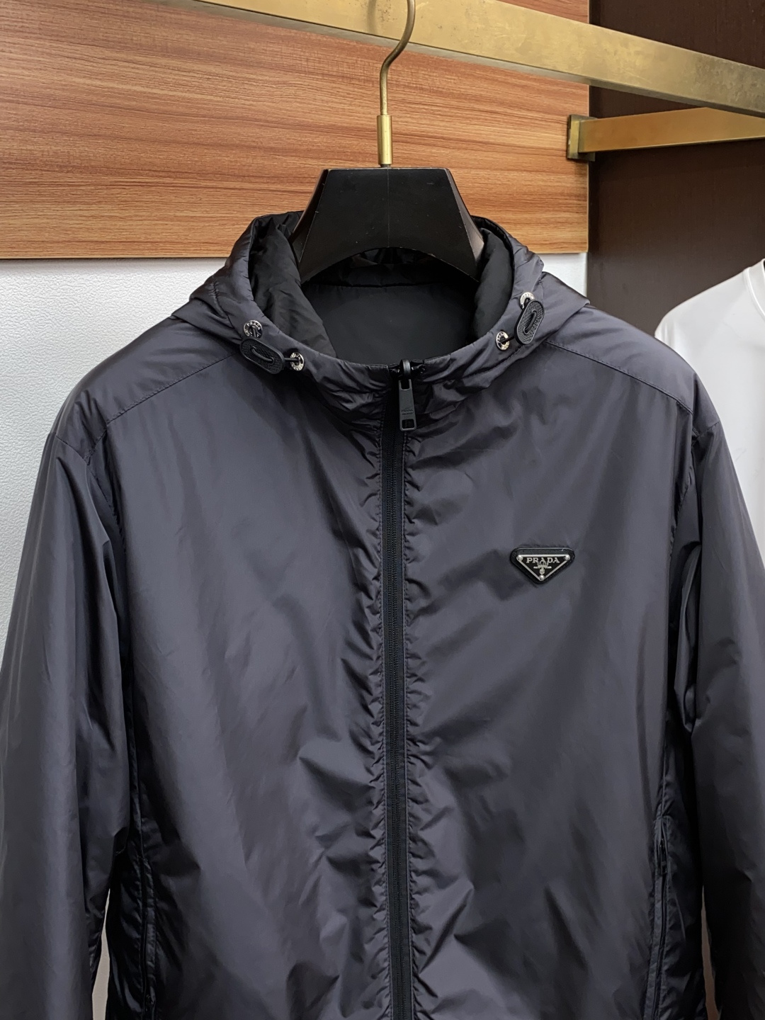 普拉达 25ss最新品 经典夹克外套，设计帅气有型！百搭必备单品，时尚潮牌， 轻松营造酷帅氛围感 ，高级