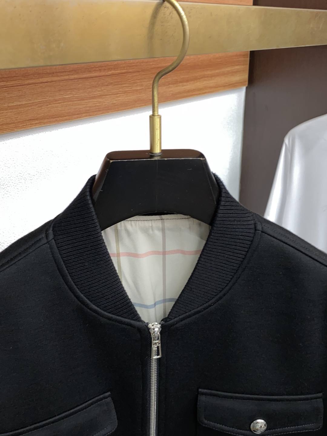 lP🆕 诺悠翩雅 25ss最新品 经典夹克外套，设计帅气有型！百搭必备单品，时尚潮牌， 轻松营造酷帅氛围
