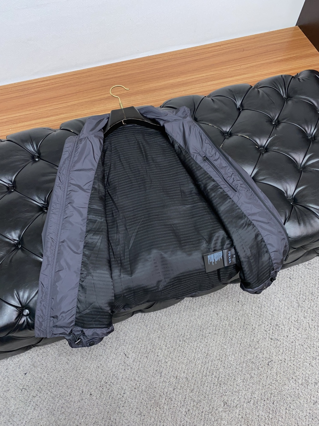 普拉达 25ss最新品 经典夹克外套，设计帅气有型！百搭必备单品，时尚潮牌， 轻松营造酷帅氛围感 ，高级