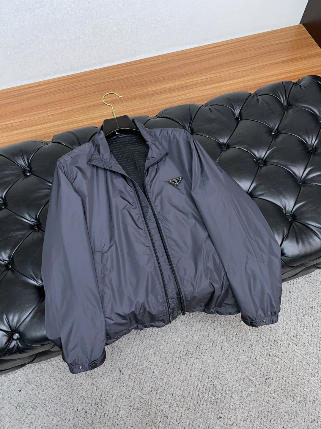 普拉达 25ss最新品 经典夹克外套，设计帅气有型！百搭必备单品，时尚潮牌， 轻松营造酷帅氛围感 ，高级