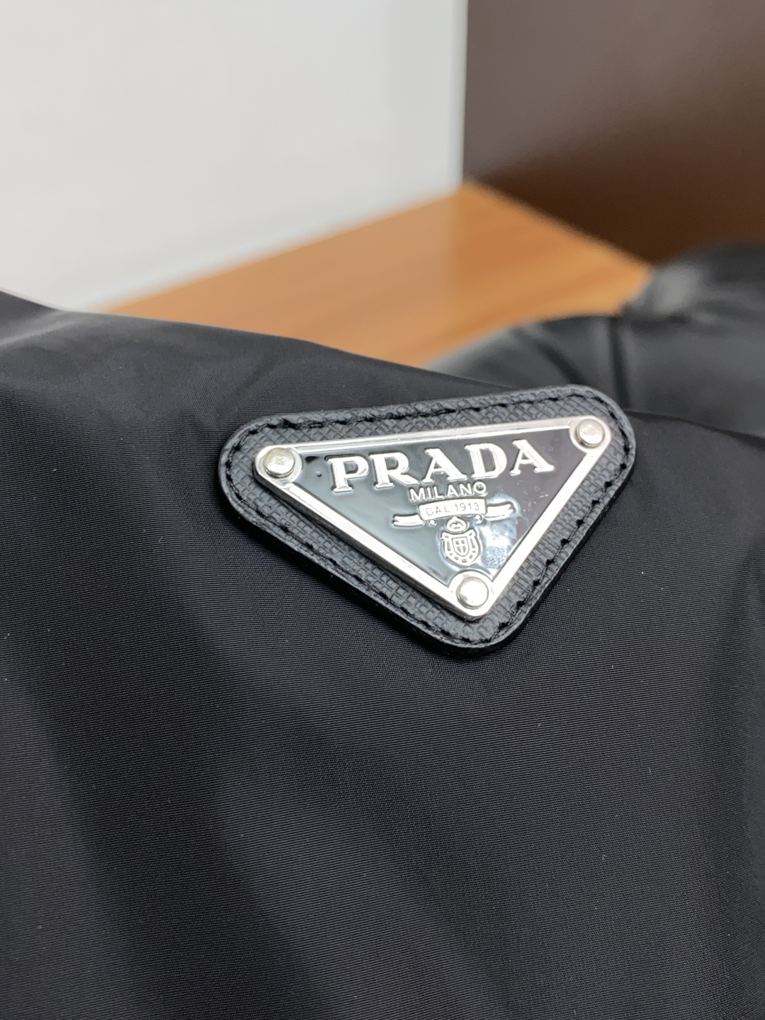 普拉达 25ss最新品 经典夹克外套，设计帅气有型！百搭必备单品，时尚潮牌， 轻松营造酷帅氛围感 ，高级