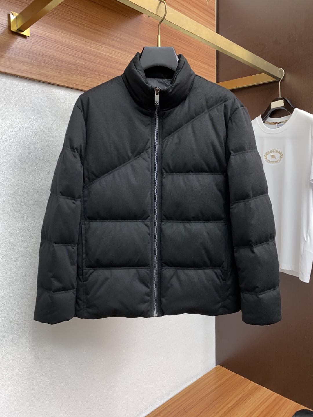 杰尼亚 25ss最新品 经典羽绒服外套，设计帅气有型！百搭必备单品，时尚潮牌， 轻松营造酷帅氛围感 ，高