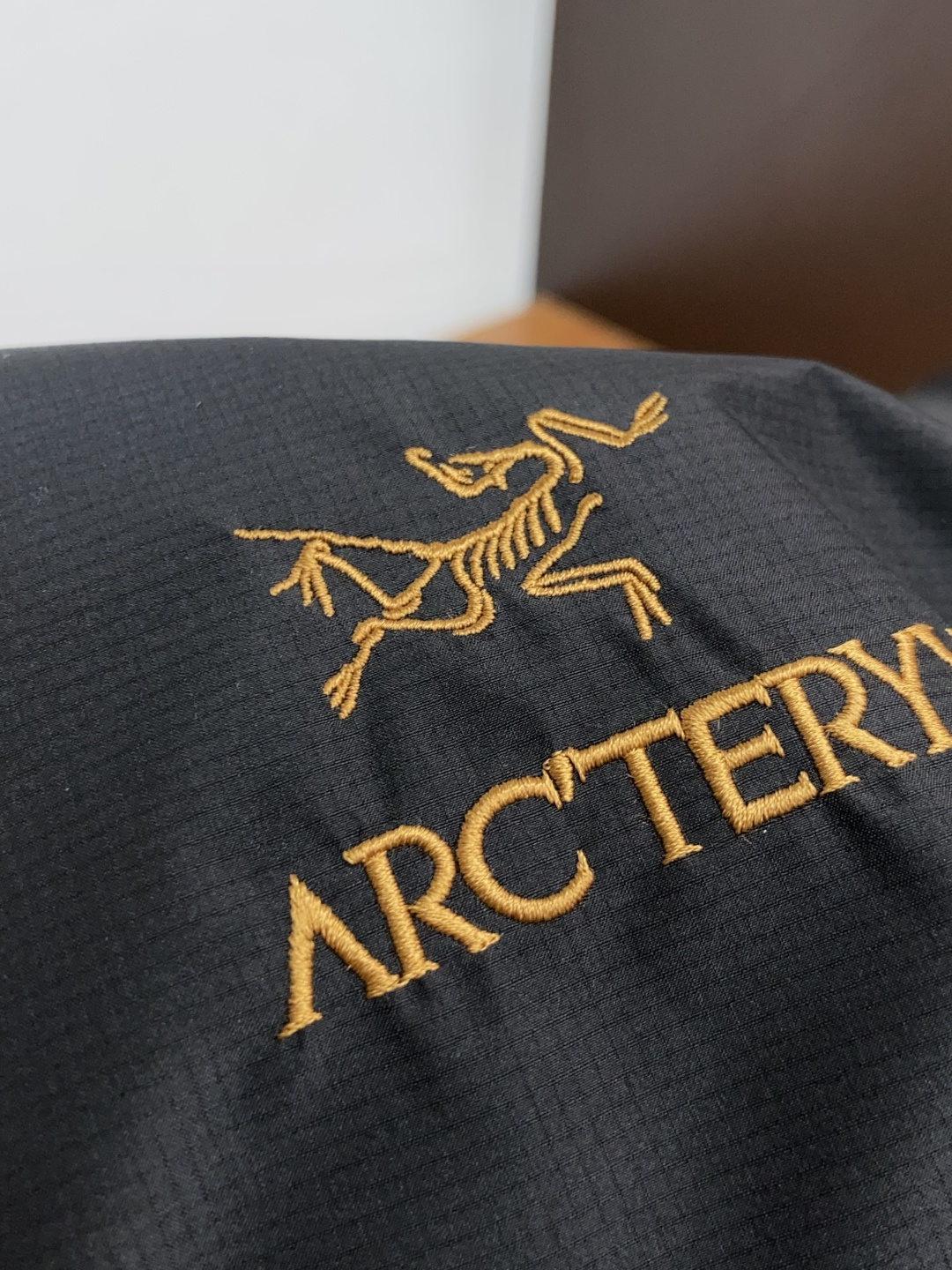 始祖鸟 25ss早秋【新品棉衣夹克外套爆款 秋冬专柜新款休闲时尚夹克外套！超前卫设计风格 细腻舒适 穿着