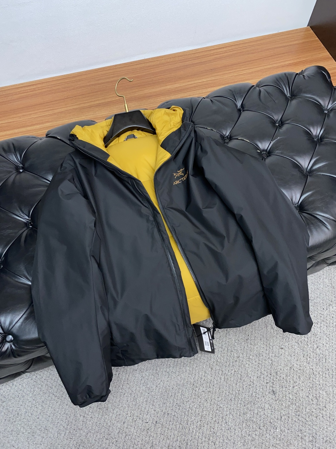 始祖鸟 25ss早秋【新品棉衣夹克外套爆款 秋冬专柜新款休闲时尚夹克外套！超前卫设计风格 细腻舒适 穿着