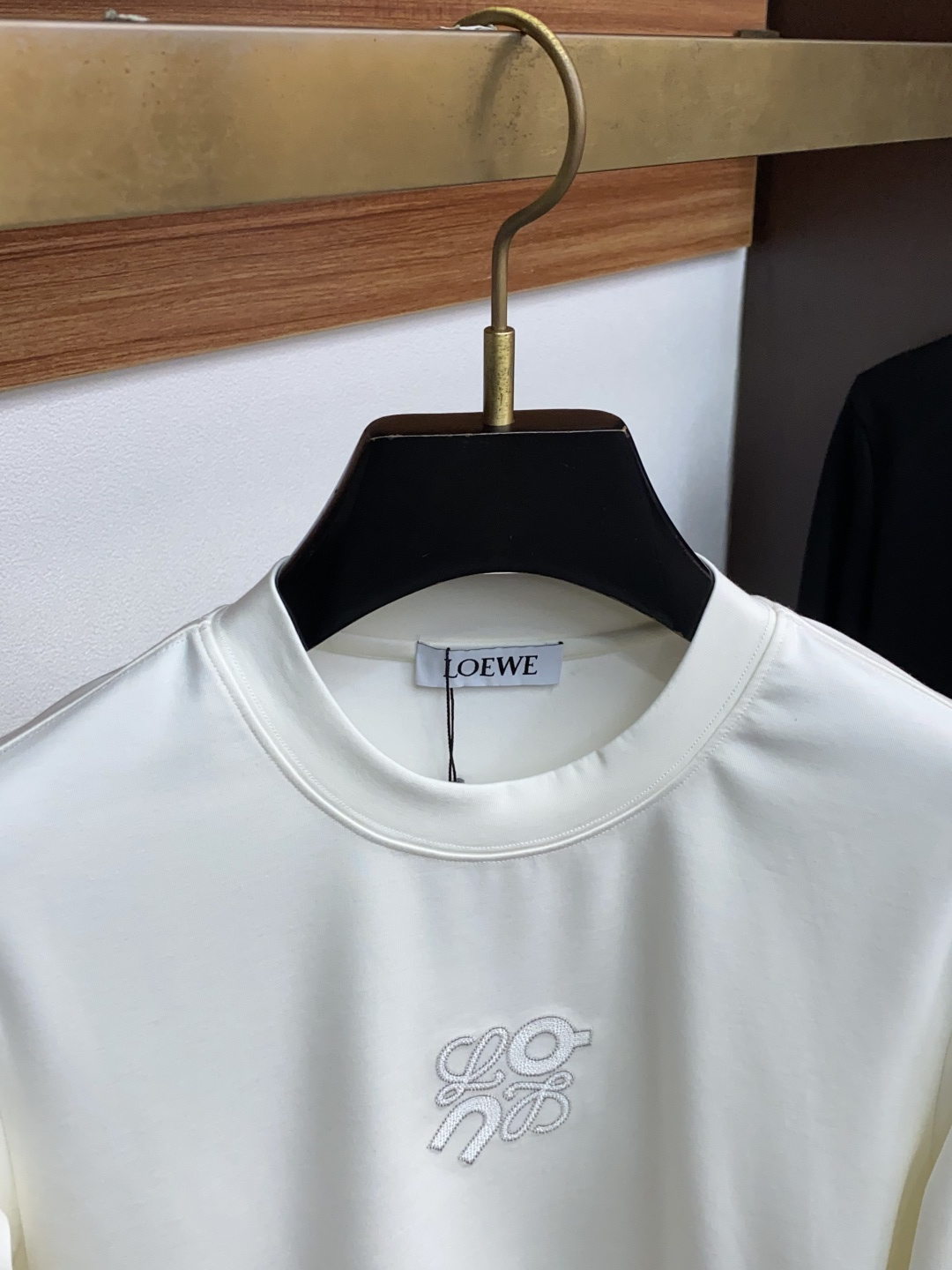 罗意威 2025 秋冬AW新品，时尚休闲打底加厚长袖卫衣专柜同步有售，进口面料，工艺极度复杂，视觉相当雅