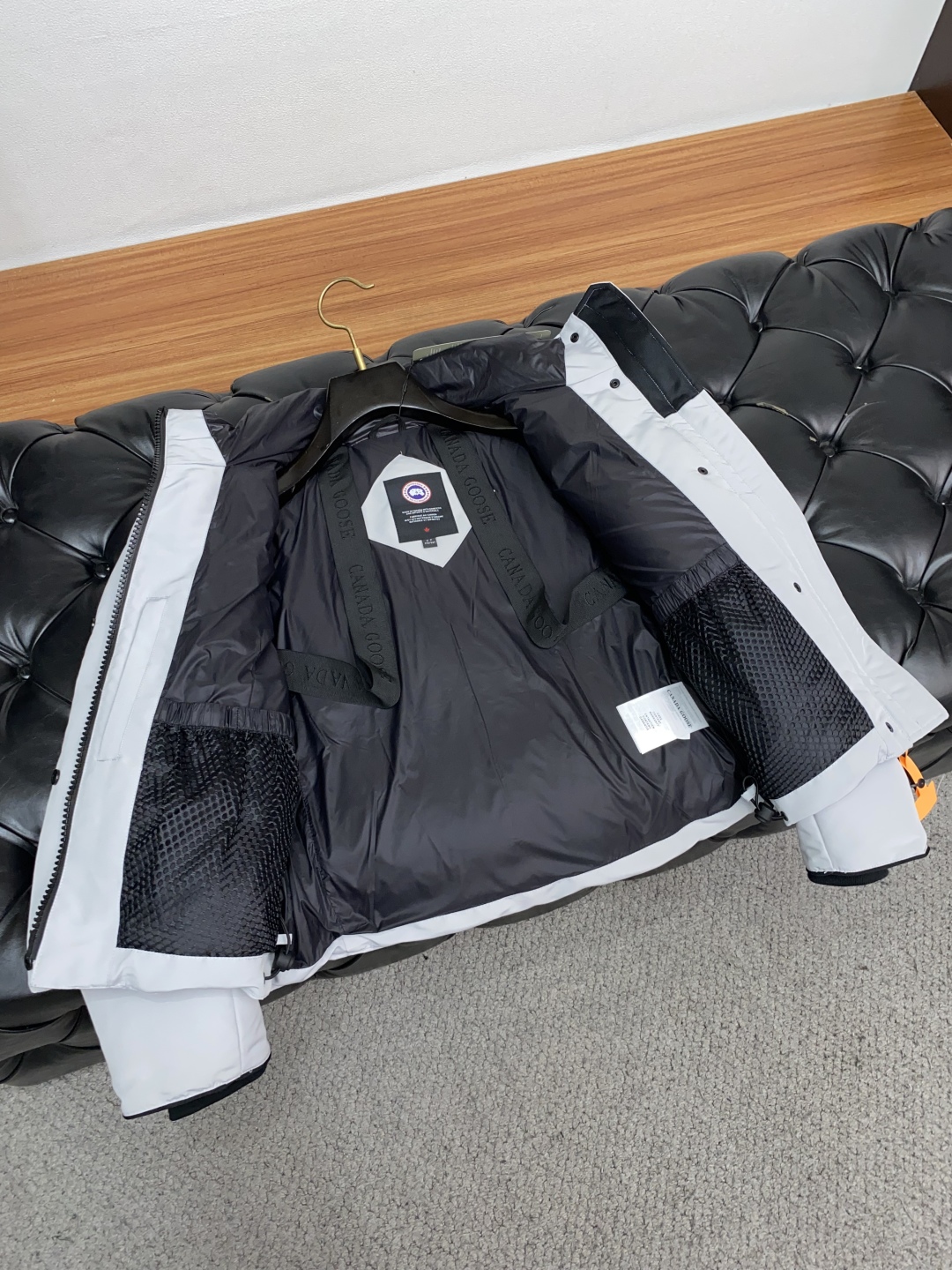 女款 大鹅 秋冬新款羽绒服 原版1:1订制五金配件全进口原版定制 欢迎专柜对比 绝对的高品质 采用顶级9