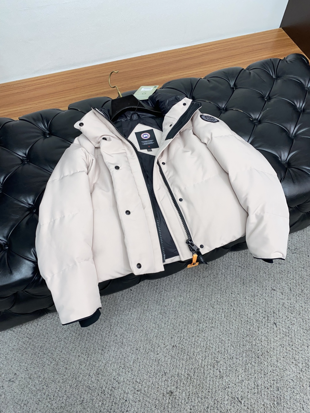 女款 大鹅 秋冬新款羽绒服 原版1:1订制五金配件全进口原版定制 欢迎专柜对比 绝对的高品质 采用顶级9