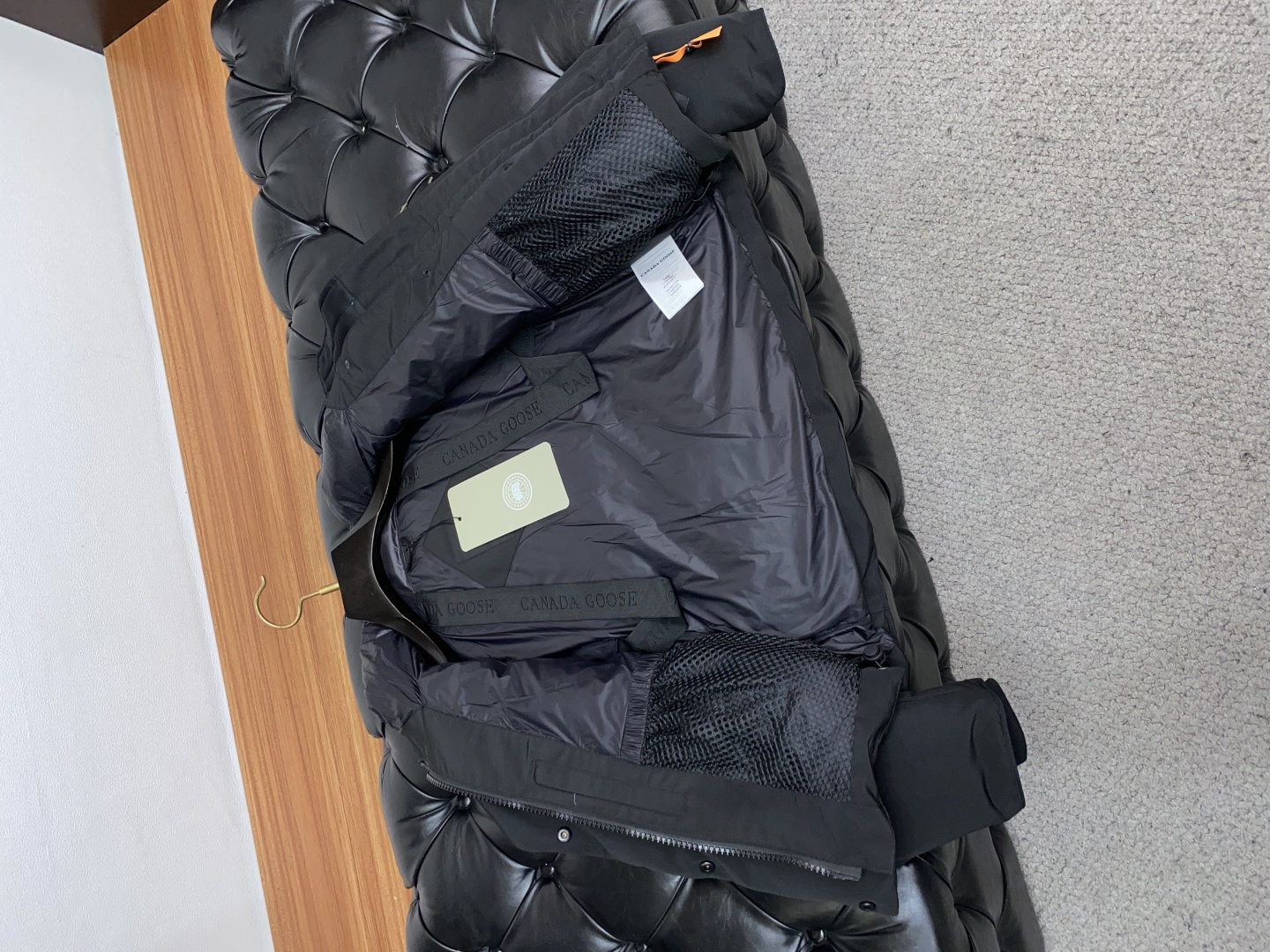 女款 大鹅 秋冬新款羽绒服 原版1:1订制五金配件全进口原版定制 欢迎专柜对比 绝对的高品质 采用顶级9
