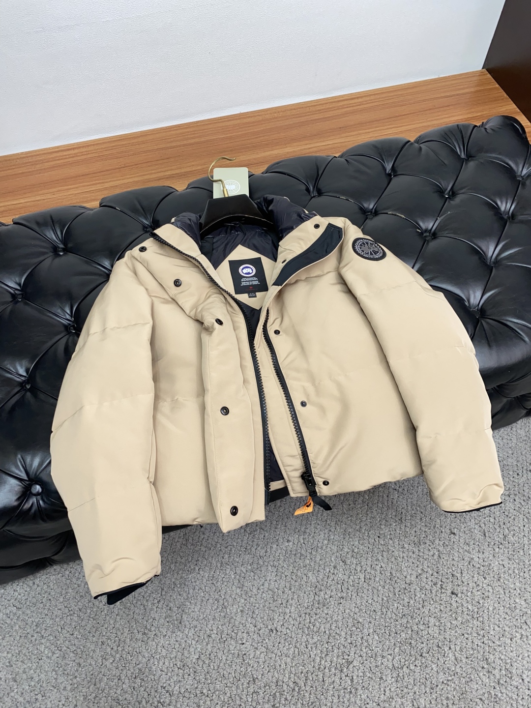 女款 大鹅 秋冬新款羽绒服 原版1:1订制五金配件全进口原版定制 欢迎专柜对比 绝对的高品质 采用顶级9