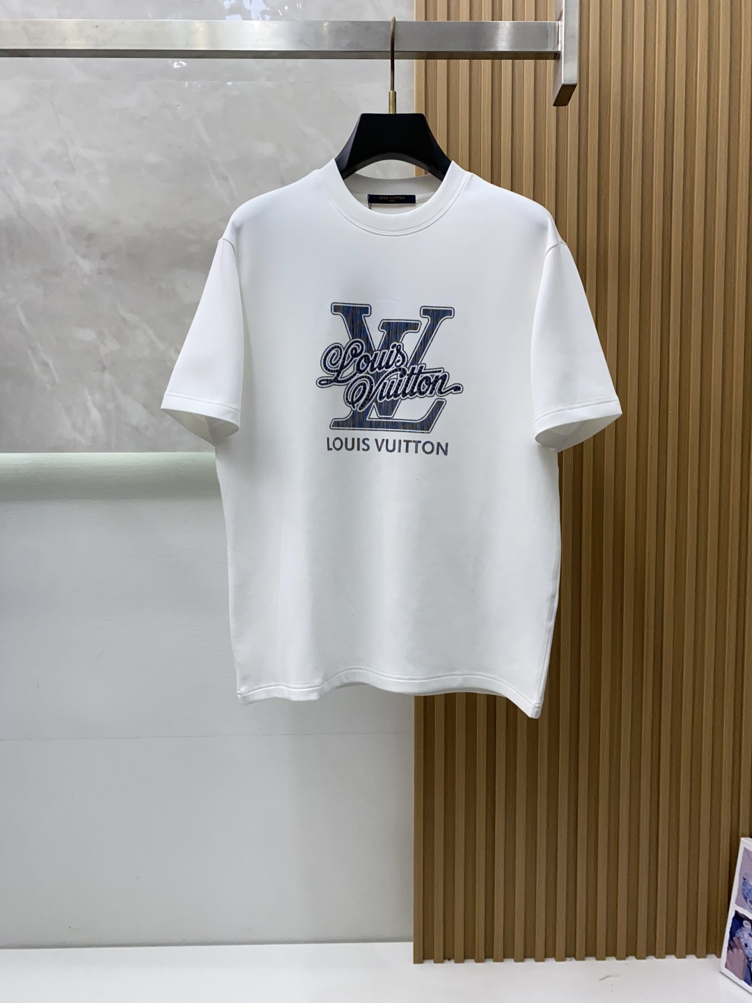 1v 路易威登 香港洋行渠道货，纯正血统品质，高端短袖卫衣 时髦且复古、雅痞而随性、气质而优雅！整体的形