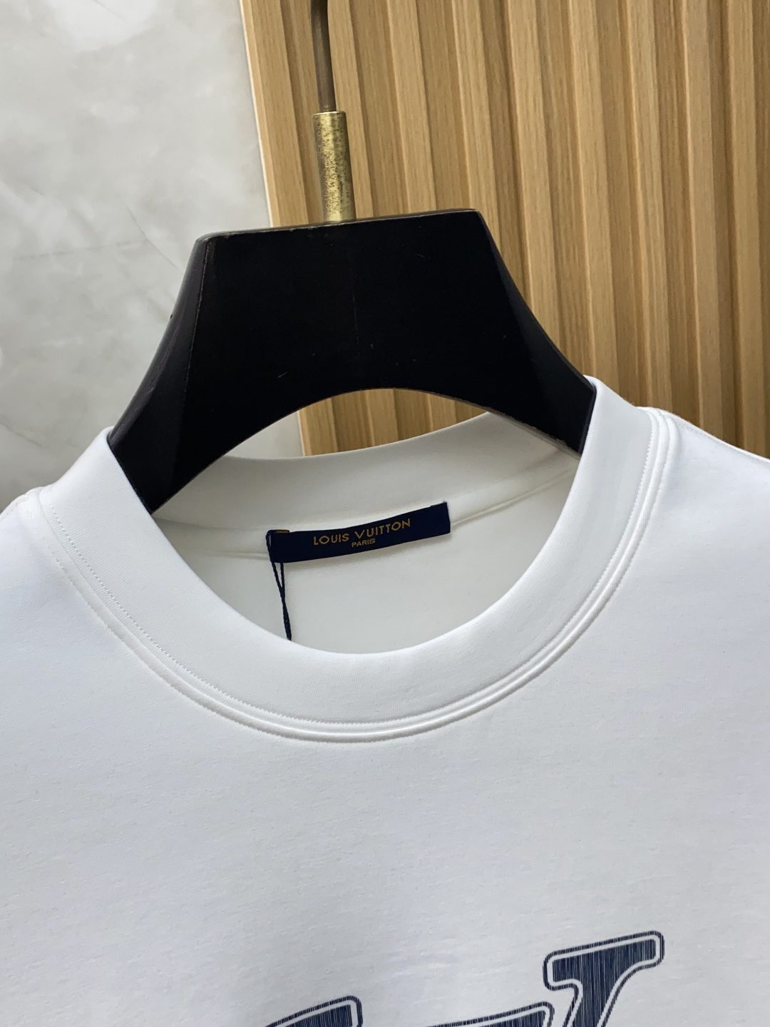 1v 路易威登 香港洋行渠道货，纯正血统品质，高端短袖卫衣 时髦且复古、雅痞而随性、气质而优雅！整体的形