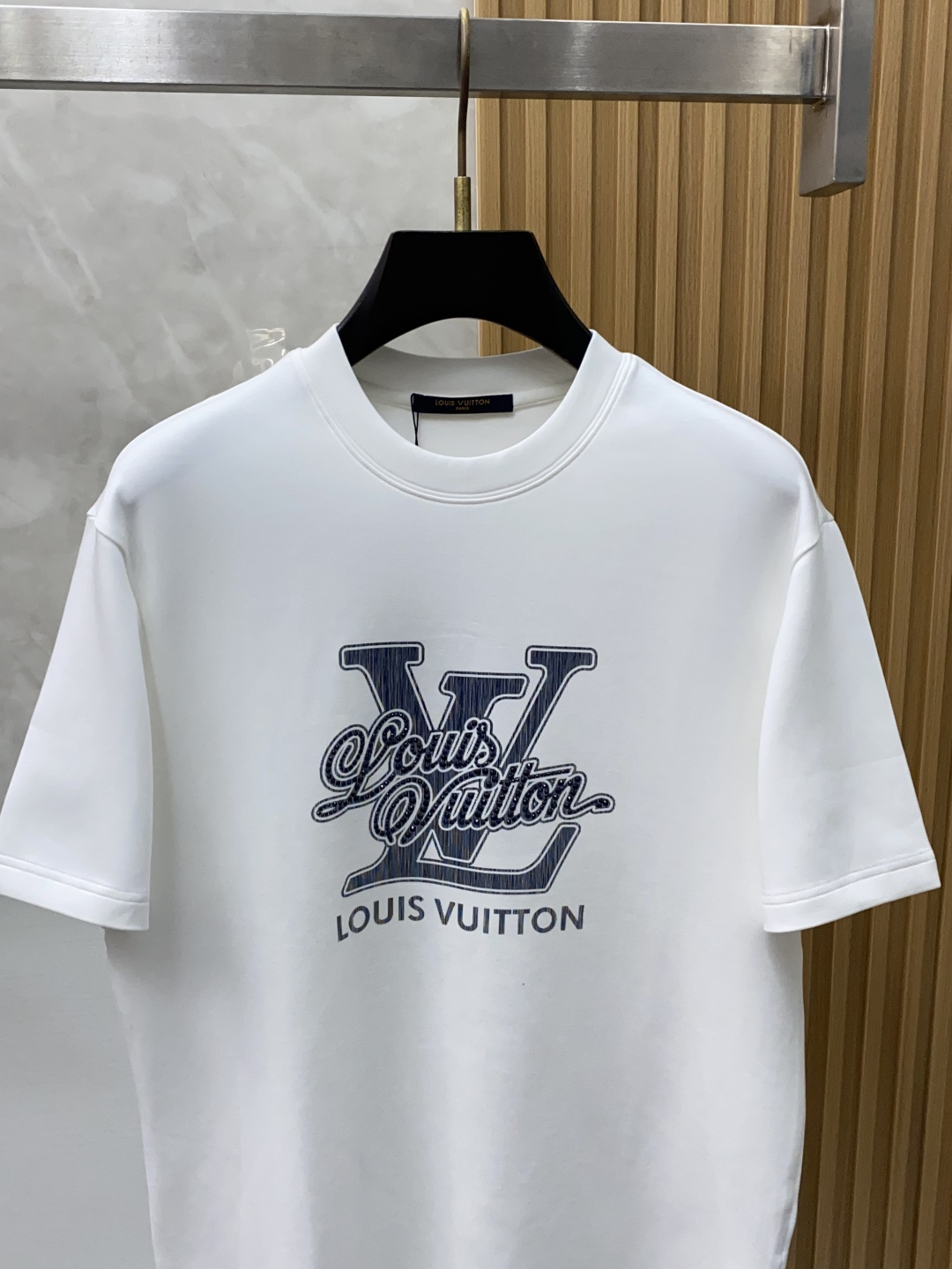 1v 路易威登 香港洋行渠道货，纯正血统品质，高端短袖卫衣 时髦且复古、雅痞而随性、气质而优雅！整体的形