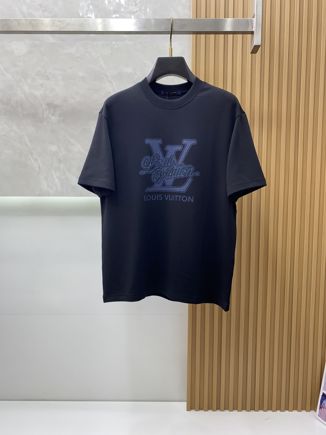 1v 路易威登 香港洋行渠道货，纯正血统品质，高端短袖卫衣 时髦且复古、雅痞而随性、气质而优雅！整体的形