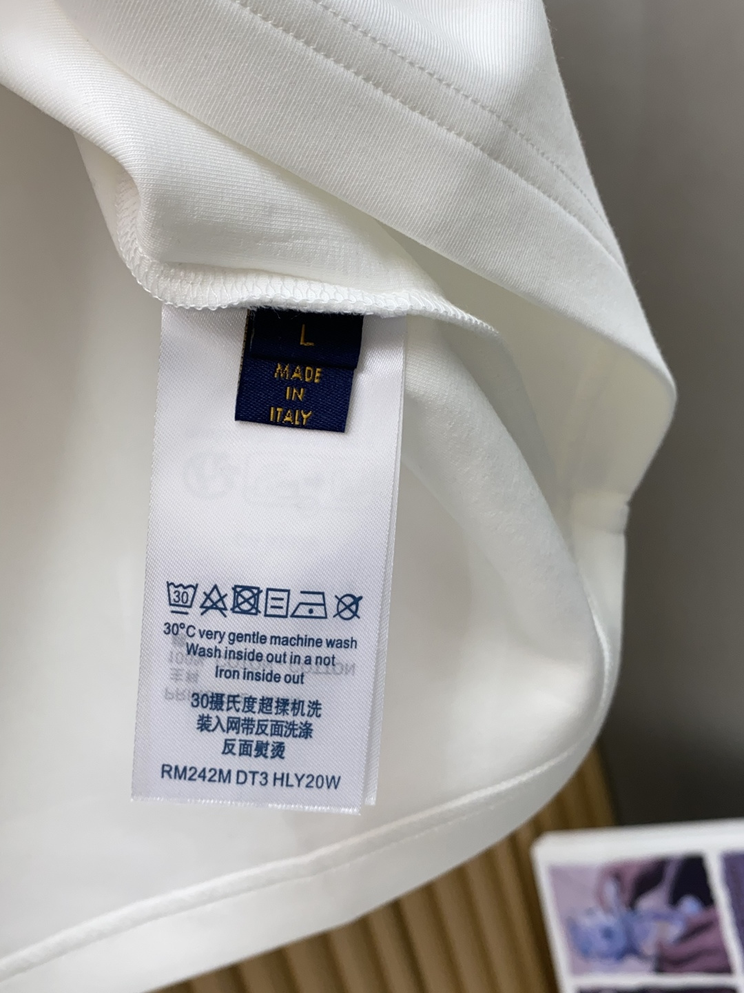 1v 路易威登 香港洋行渠道货，纯正血统品质，高端短袖卫衣 时髦且复古、雅痞而随性、气质而优雅！整体的形