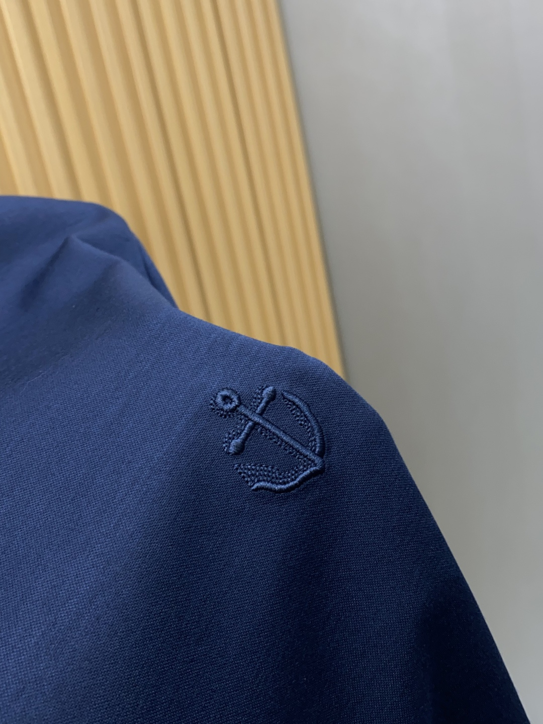 TB 香港洋行渠道货，纯正血统品质，高端短袖衬衫系列！时髦且复古、雅痞而随性、气质而优雅！整体的形态风格