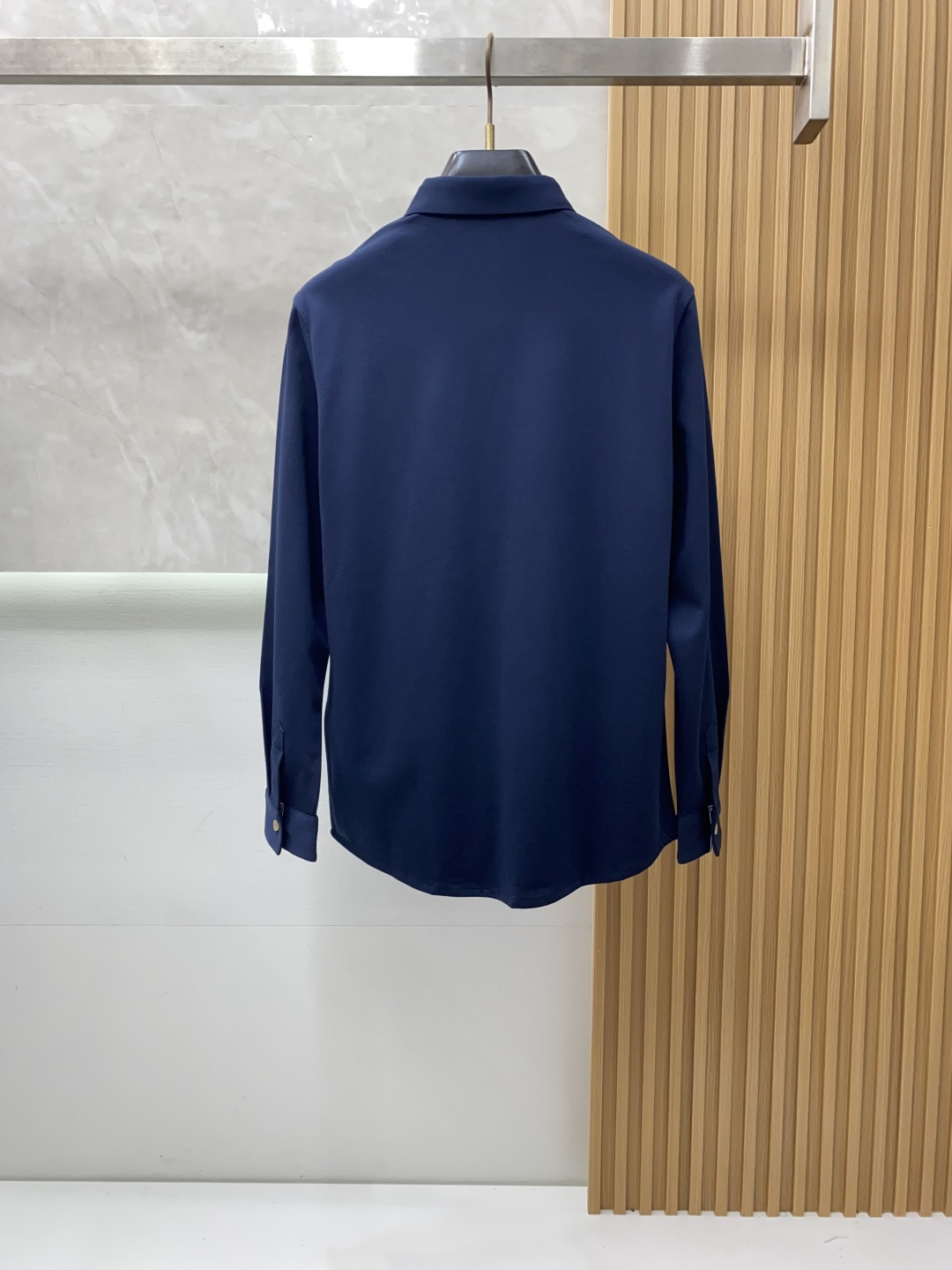 TB 香港洋行渠道货，纯正血统品质，高端短袖衬衫系列！时髦且复古、雅痞而随性、气质而优雅！整体的形态风格