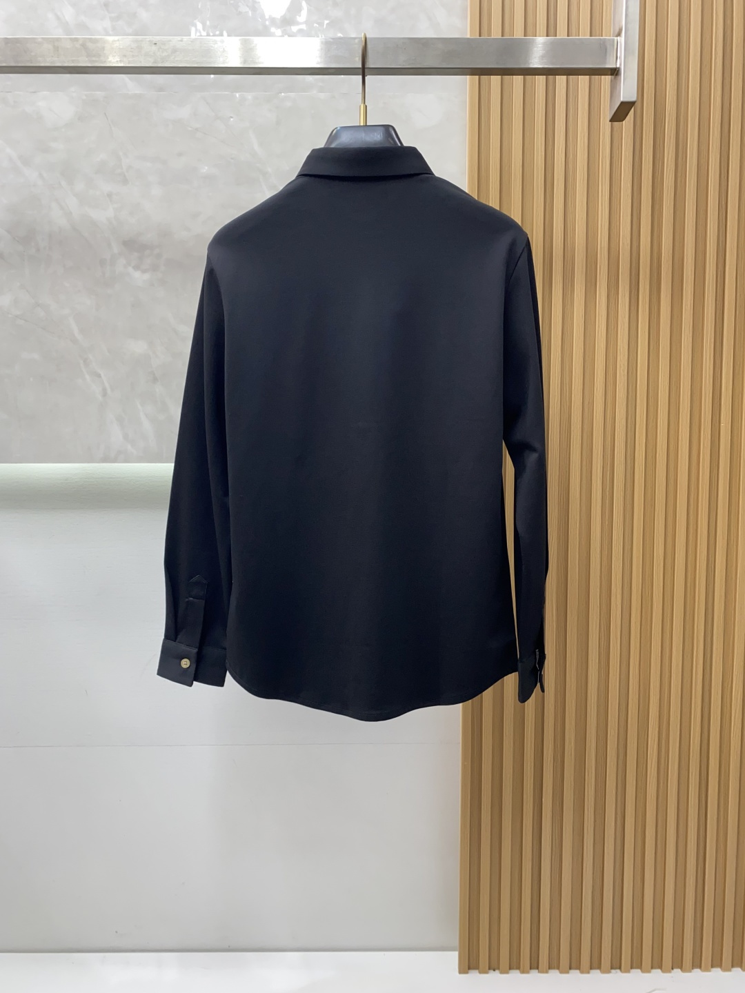 TB 香港洋行渠道货，纯正血统品质，高端短袖衬衫系列！时髦且复古、雅痞而随性、气质而优雅！整体的形态风格