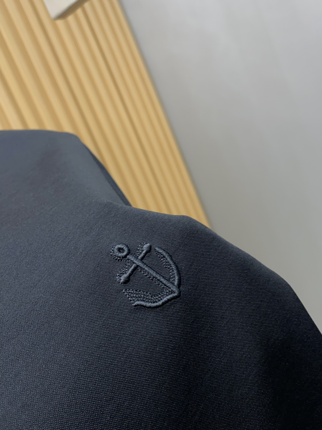 TB 香港洋行渠道货，纯正血统品质，高端短袖衬衫系列！时髦且复古、雅痞而随性、气质而优雅！整体的形态风格